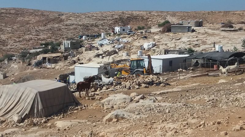 العدو يحرم فلسطينيي الخليل من المياه والهدف تهجيرهم!