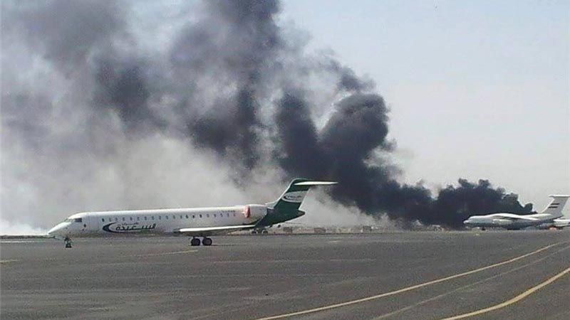 العدوان يستهدف مطار صنعاء المحاصر ويُضيّق على ميناء الحديدة