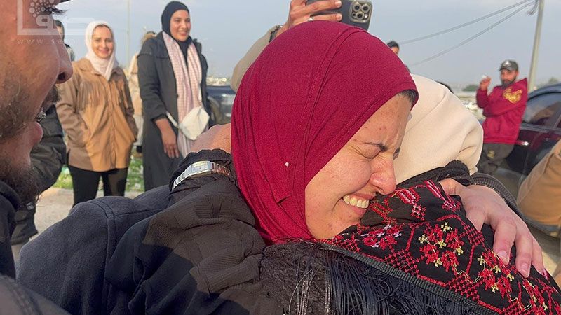 أسيرتان فلسطينيتان تعانقان الحرية&nbsp;