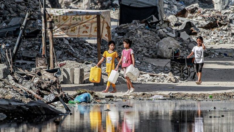 تحذيرات من &quot;كارثة صحية&quot; في غزة.. هكذا تعمّد الاحتلال نشر فيروس &quot;شلل الأطفال&quot;&nbsp;