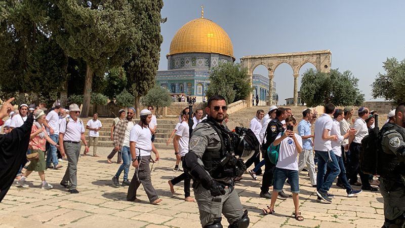 عشرات المستوطنين يقتحمون المسجد الأقصى وينفذون جولات استفزازية في باحاته