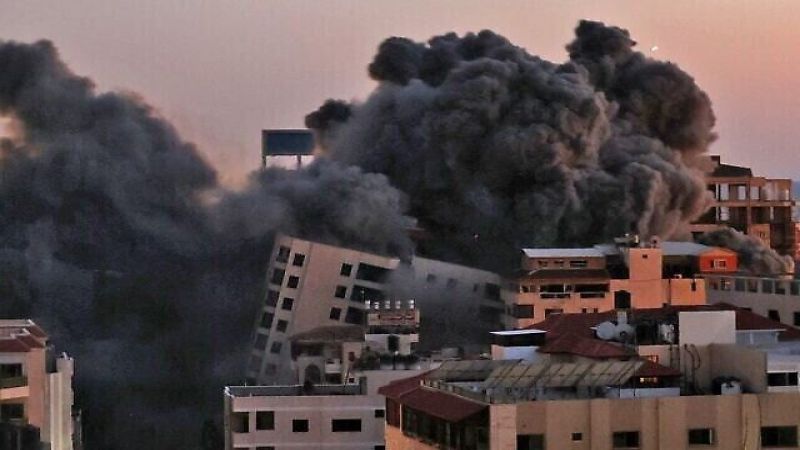 فلسطين المحتلة: طائرات الاحتلال الحربية تقصف منزلاً لعائلة "الكرد" في مخيم جباليا شمالي قطاع غزة