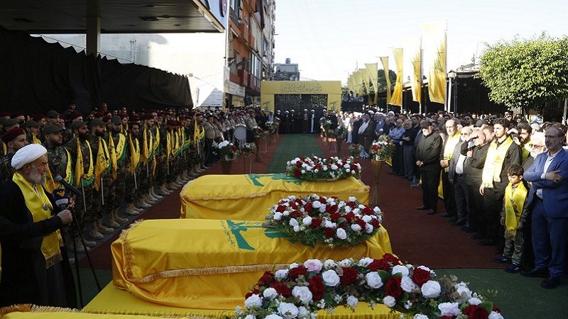 بالصور| تشييع الشهداء القائد محمد سرور وعوالة وعطوي وصفا في روضة الحوراء زينب (ع) في الغبيري