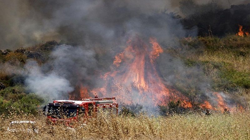 لبنان| مدفعية العدو تستهدف الدفاع المدني أثناء محاولته إخماد حريق في بساتين بلدة برج الملوك