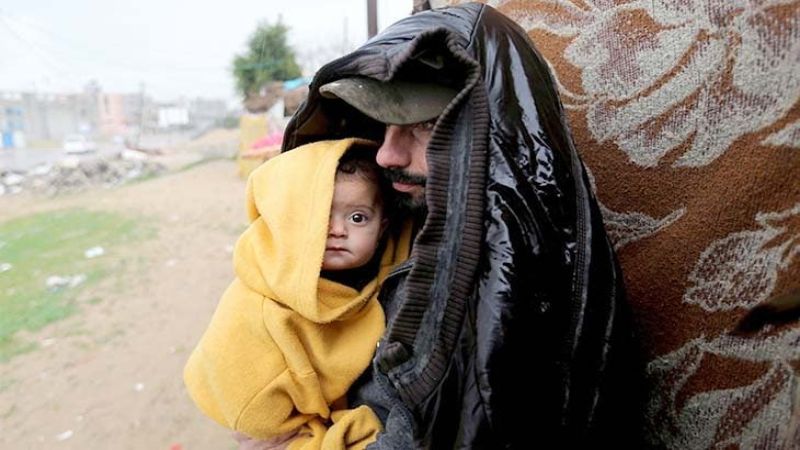 فلسطين المحتلة| استشهاد طفلٍ بعمر شهر داخل مستشفى شهداء الأقصى قطاع غزة بسبب البرد الشديد