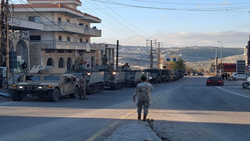 لبنان| موكب مؤلل من الجيش اللبناني يتجه إلى مدينة بنت جبيل وذلك في إطار تعزيز الجيش اللبناني لتواجده في المدينة